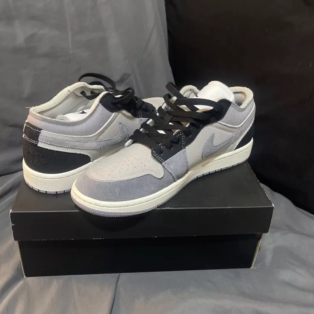 Jordan 1 low SE craft Grey. Size 12